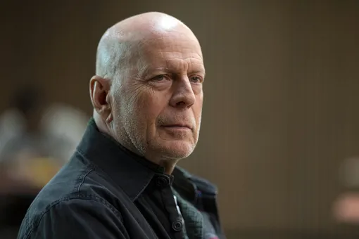 Прежняя улыбка: дочь Брюса Уиллиса показала свежее фото отца, страдающего деменцией