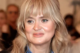 Сын Анны Михалковой опубликовал архивное фото мамы в детстве