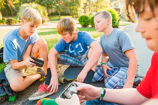 Ребенок и мобильный телефон: главные правила Ребенок и мобильный телефон: главные правила