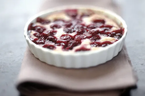 Самый быстрый и легкий пирог с ягодами — клафути! Самый быстрый и легкий пирог с ягодами — клафути!