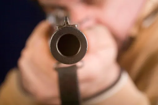 Жительница Сергиева Посада попала в больницу после стрельбы по её коленям Жительница Сергиева Посада попала в больницу после стрельбы по её коленям