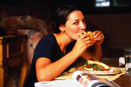 Забудьте про телевизор: советы, благодаря которым вы снова влезете в любимые вещи после карантина Забудьте про телевизор: советы, благодаря которым вы снова влезете в любимые вещи после карантина