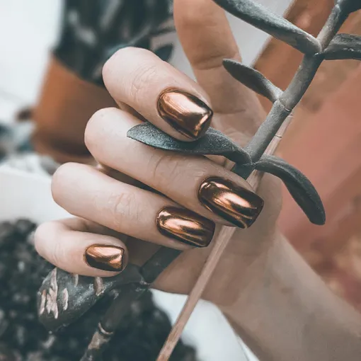 Шоколадный хромированный маникюр Шоколадный хромированный маникюр