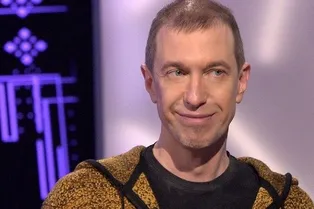 Сергей Соседов ответил на критику шоу «ВИА Суперстар!» и посоветовал слушать Валю Карнавал Сергей Соседов ответил на критику шоу «ВИА Суперстар!» и посоветовал слушать Валю Карнавал