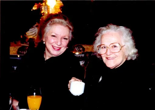 Мария Михайловна Шолохова со старшей сестрой Светланой (98-летней Светланы Шолоховой не стало в январе 2025 года) Мария Михайловна Шолохова со старшей сестрой Светланой (98-летней Светланы Шолоховой не стало в январе 2025 года)