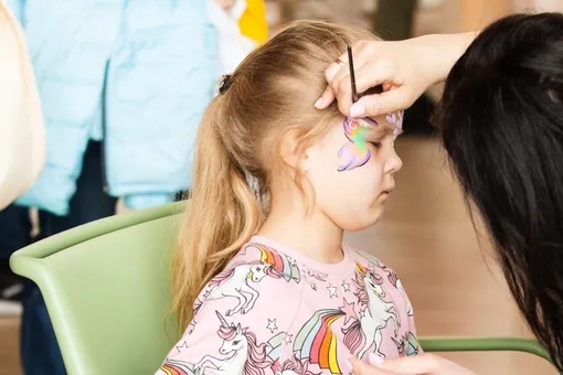 Аквагрим для детей на выставке кошек фото Аквагрим для детей на выставке кошек фото