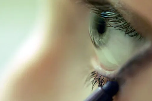 5 самых крупных ошибок в макияже при использовании подводки 5 самых крупных ошибок в макияже при использовании подводки