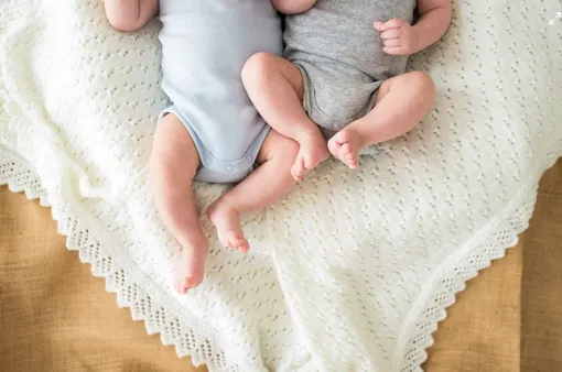 Чем старше женщина, тем выше вероятность появления на свет однополых детей