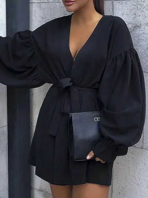 Платье с пышными рукавами