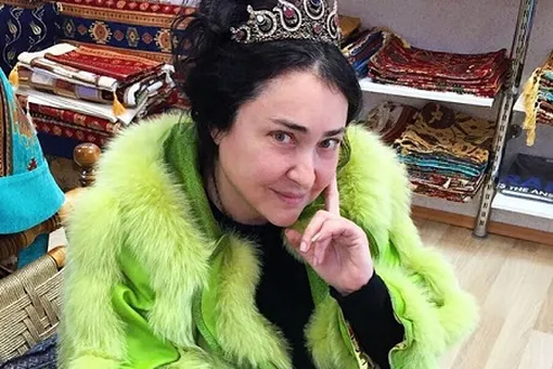 52-летняя певица Лолита показала фото без макияжа