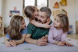 «Вовремя замолчать»: секрет отца в многодетной семье Молчановых