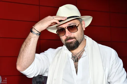 «Ее давно нет в живых»: Алексей Чумаков посвятил трогательную песню матери «Ее давно нет в живых»: Алексей Чумаков посвятил трогательную песню матери