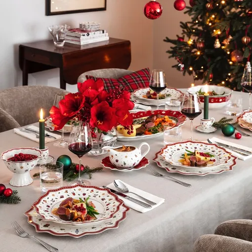 Сервиз с новогодней темой станет украшением праздничного стола на новый год 2026 Сервиз с новогодней темой станет украшением праздничного стола на новый год 2026