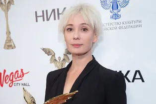 Чулпан Хаматова уволилась из театра «Современник» Чулпан Хаматова уволилась из театра «Современник»