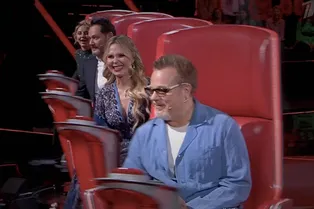 Граф и цыганский хор взорвали сцену: кто прошёл слепые прослушивания в шестом выпуске шоу «Голос»