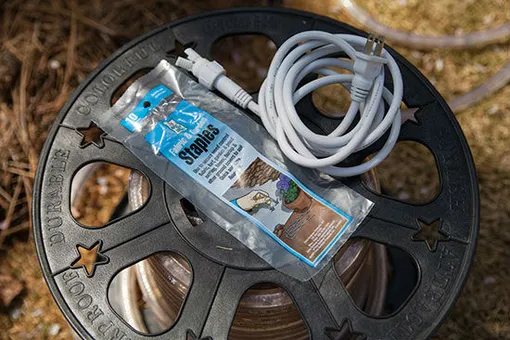 Как оформить подсветку на дачном участке без столбов и больших расходов: идеи с фото