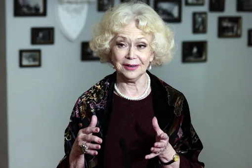 «Вон та, в жутких розочках». 10 интересных фактов о Светлане Немоляевой