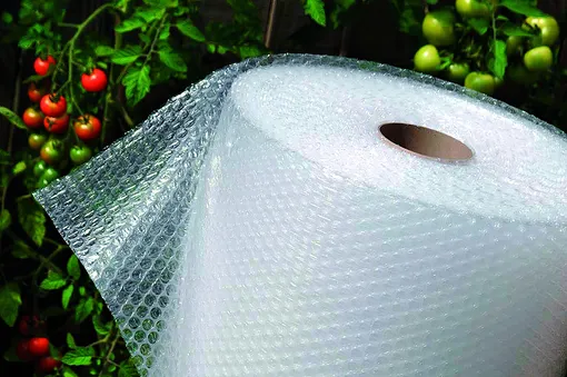 Почему пузырчатая плёнка вредит растениям зимой
