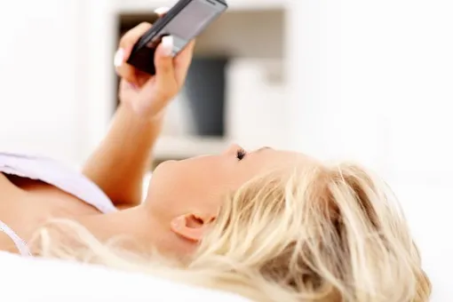 Каждый пятый россиянин тайком читает сообщения, но не отвечает Каждый пятый россиянин тайком читает сообщения, но не отвечает