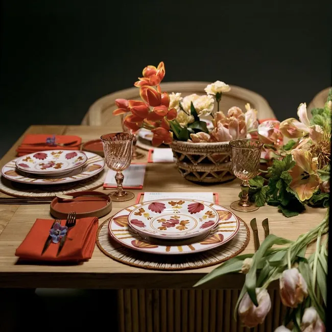 Как сервировать стол осенью: выбираем с дизайнером посуду, скатерть и сезонный декор