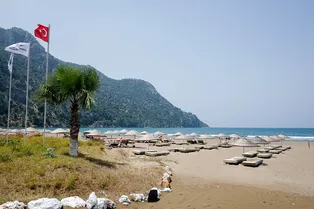 Похитили и прячут? Серёжки пропавшей в октябре россиянки найдены на теле неизвестной женщины в Турции