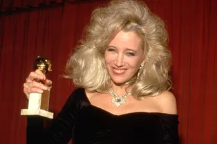 Звезда фильмов «Амнезия» и «Она написала убийство» Салли Кёркленд умерла на 85-м году жизни