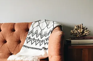 Как покрасить стены самостоятельно? Пошаговая инструкция от гуру ремонта