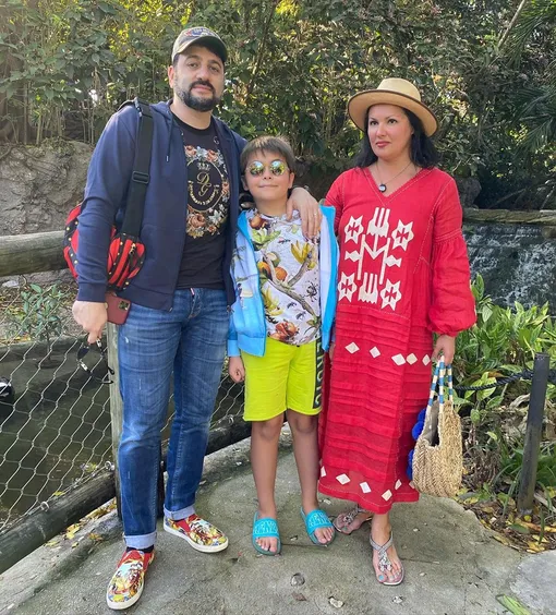 Анна Нетребко с мужем и сыном Анна Нетребко с мужем и сыном