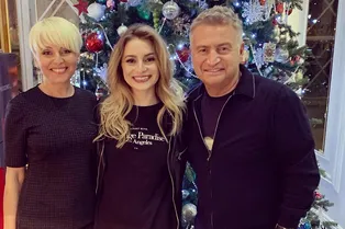 «Ребенок наш жжет»: Леонид Агутин показал выступление дочери