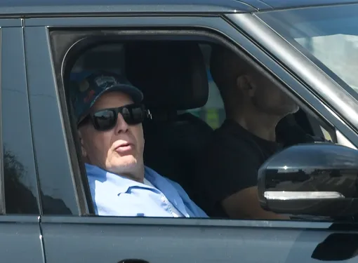 Брюс Уиллис в машине в сентябре 2025 года