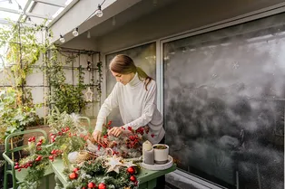 Хочется так же! 12 идей с фото для украшения балкона к Новому году 2026 Хочется так же! 12 идей с фото для украшения балкона к Новому году 2026