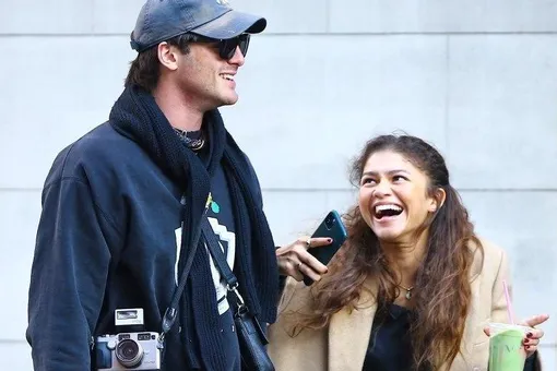 Звезд «Эйфории» Зендаю и Джейкоба Элорди заметили на свидании в Нью-Йорке Звезд «Эйфории» Зендаю и Джейкоба Элорди заметили на свидании в Нью-Йорке