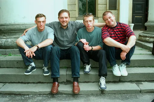 Александр Половцев, Алексей Нилов, Михаил Трухин, Сергей Селин на съемках сериала «Улицы разбитых фонарей».