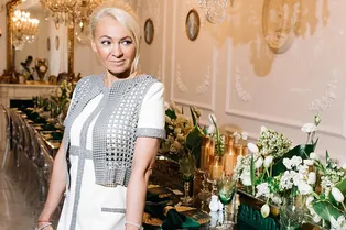 «Сирень и гигантские яйца»: Яна Рудковская показала, как украсила дом к Пасхе