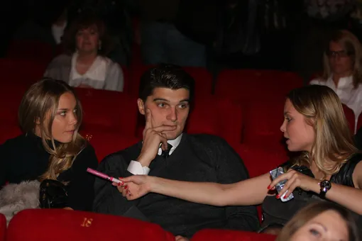 Сестра-близнец Татьяны Арнтгольц Ольга не в курсе о её разводе Сестра-близнец Татьяны Арнтгольц Ольга не в курсе о её разводе