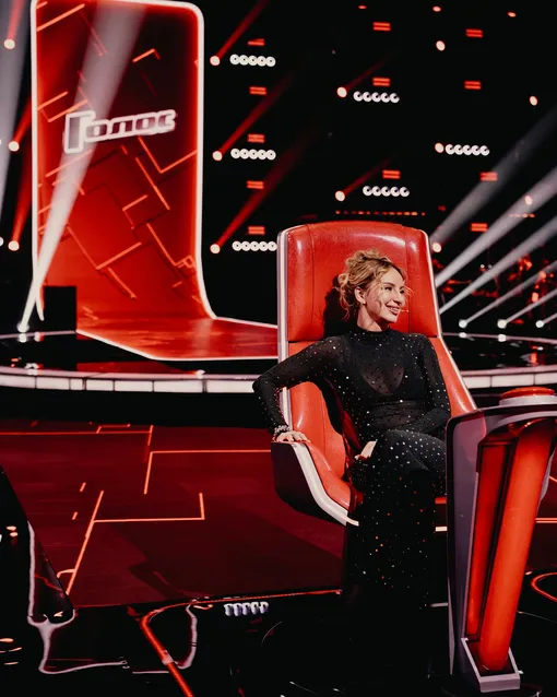 Анна Асти в кресле наставника Анна Асти в кресле наставника