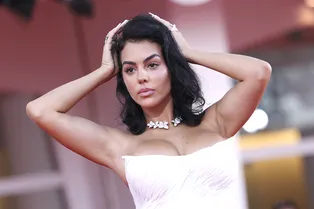 10 фактов, которые вы не знали о Джорджине Родригес — невесте Криштиану Роналду 10 фактов, которые вы не знали о Джорджине Родригес — невесте Криштиану Роналду