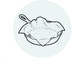 сковородка накрыта салфеткой сковородка накрыта салфеткой