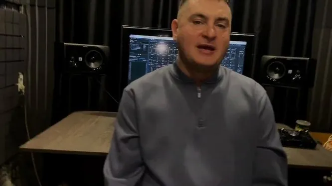 Нажми и смотри