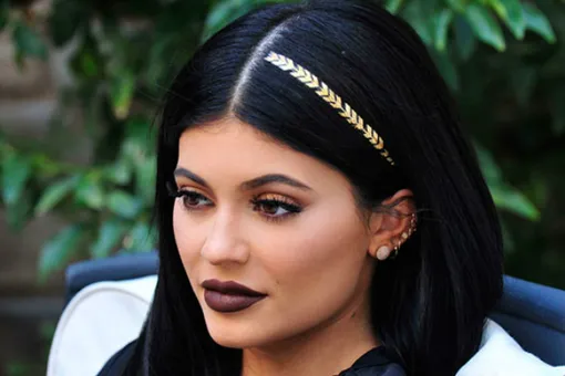 Флеш-тату на волосах: популярный новый бьюти-тренд Флеш-тату на волосах: популярный новый бьюти-тренд