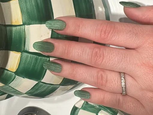 Денежный маникюр на лето 2026 и май 2026