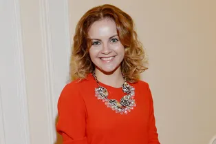 «Год без тебя»: Юлия Проскурякова опубликовала архивное фото с бабушкой