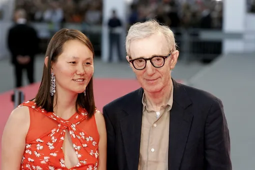 89-летний Вуди Аллен — о своём браке с 54-летней кореянкой: «Никогда не думал, что женюсь на такой молодой» 89-летний Вуди Аллен — о своём браке с 54-летней кореянкой: «Никогда не думал, что женюсь на такой молодой»