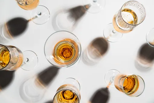 Россиянам напомнили об ограничениях продажи алкоголя в Ленобласти с 1 сентября Россиянам напомнили об ограничениях продажи алкоголя в Ленобласти с 1 сентября