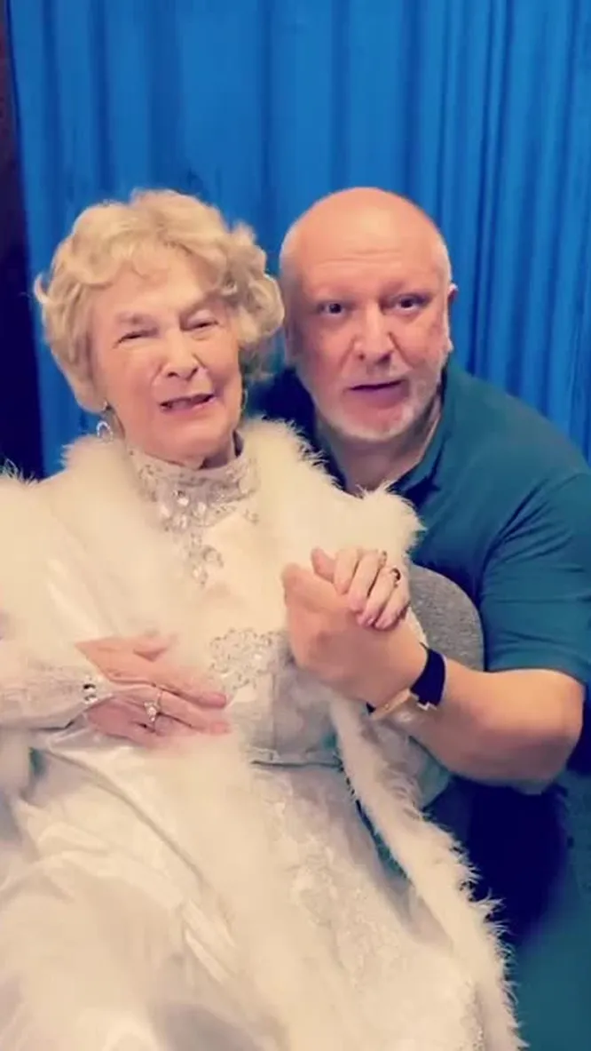 Нажми и смотри