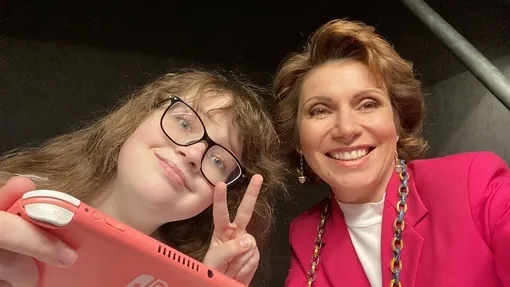 Светлана Зейналова с дочерью Александрой фото