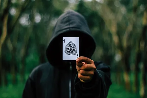 В Приморье девушка продала «душу дьяволу» — но в итоге сама заплатила 93 тысячи В Приморье девушка продала «душу дьяволу» — но в итоге сама заплатила 93 тысячи