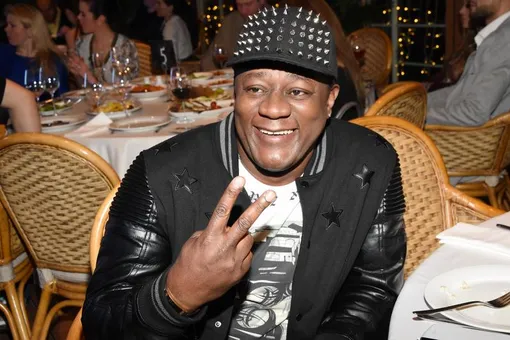 «Давно были проблемы»: подруга Пьера Нарцисса раскрыла его реальный возраст «Давно были проблемы»: подруга Пьера Нарцисса раскрыла его реальный возраст