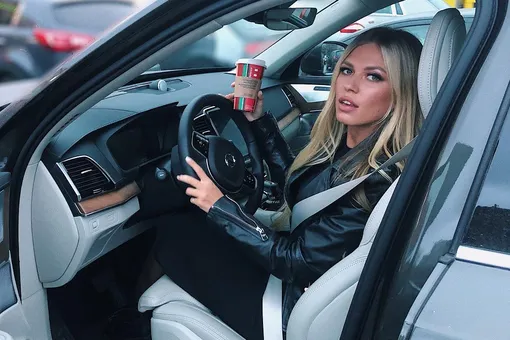 «Больше не считаю мужиков козлами»: Рита Дакота опровергла информацию о романе с коллегой «Больше не считаю мужиков козлами»: Рита Дакота опровергла информацию о романе с коллегой