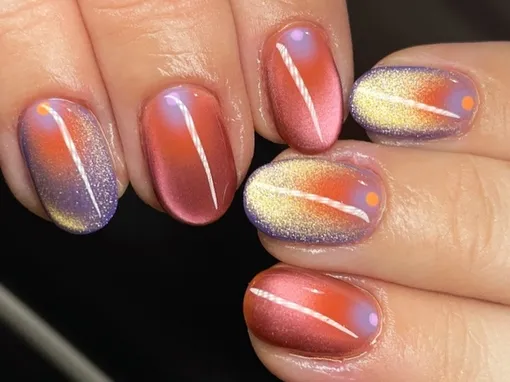 Маникюр бархатное стекло на Новый год 2026